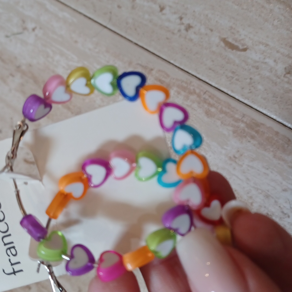 NWT Francesca's Heart Hoop Earrings - Picture 3 of 5